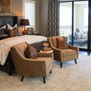 white-comforter-on-maters-bedroom