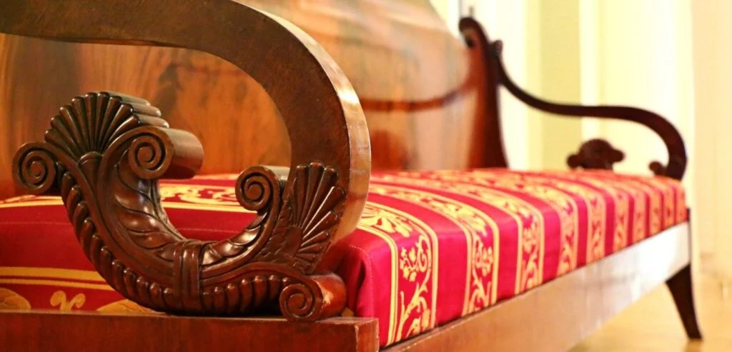 Wear and care of your wooden furniture - sofa