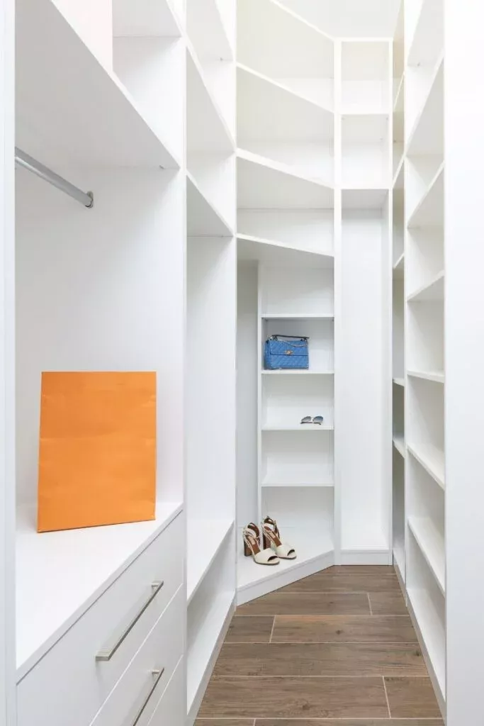 Customizing your Wardrobe walk-in wardrobe 