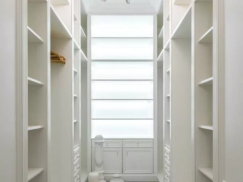 Customizing your Wardrobe - adjustable storage