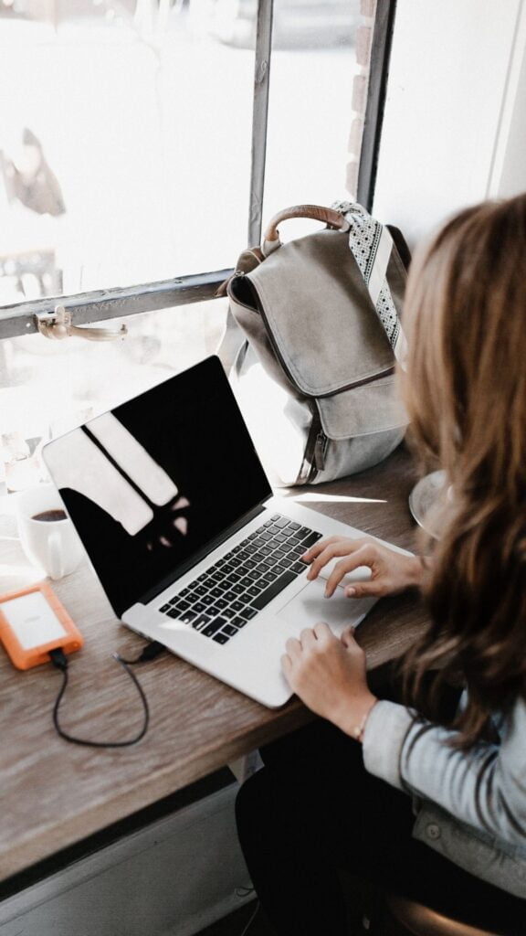 Privacy 6 BEST TIPS TO DESIGN A HOME OFFICE